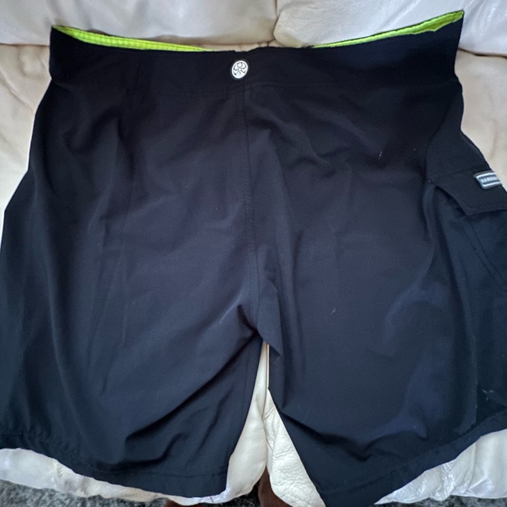 Hawaiian island creations board shorts size 40 fits like a 38 black